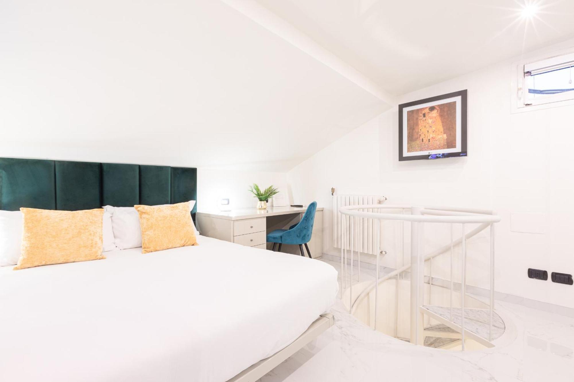 Monte Napoleone Split-Level Terrace Apartment - Top Collection มิลาน ภายนอก รูปภาพ