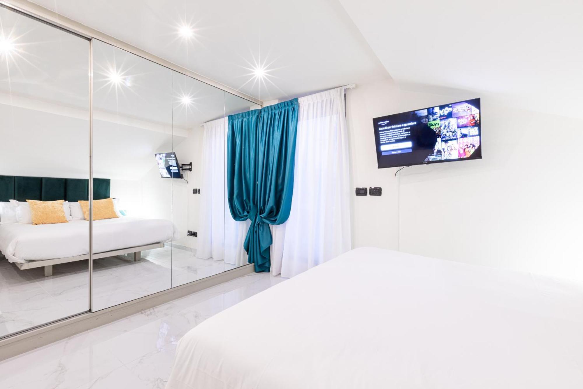 Monte Napoleone Split-Level Terrace Apartment - Top Collection มิลาน ภายนอก รูปภาพ