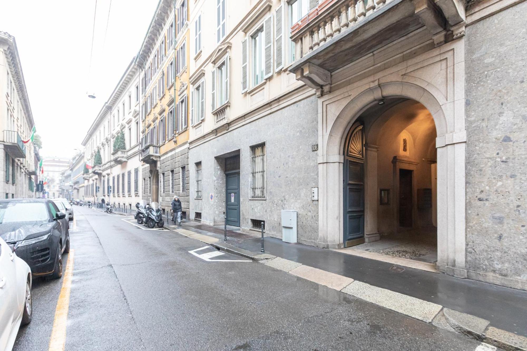 Monte Napoleone Split-Level Terrace Apartment - Top Collection มิลาน ภายนอก รูปภาพ
