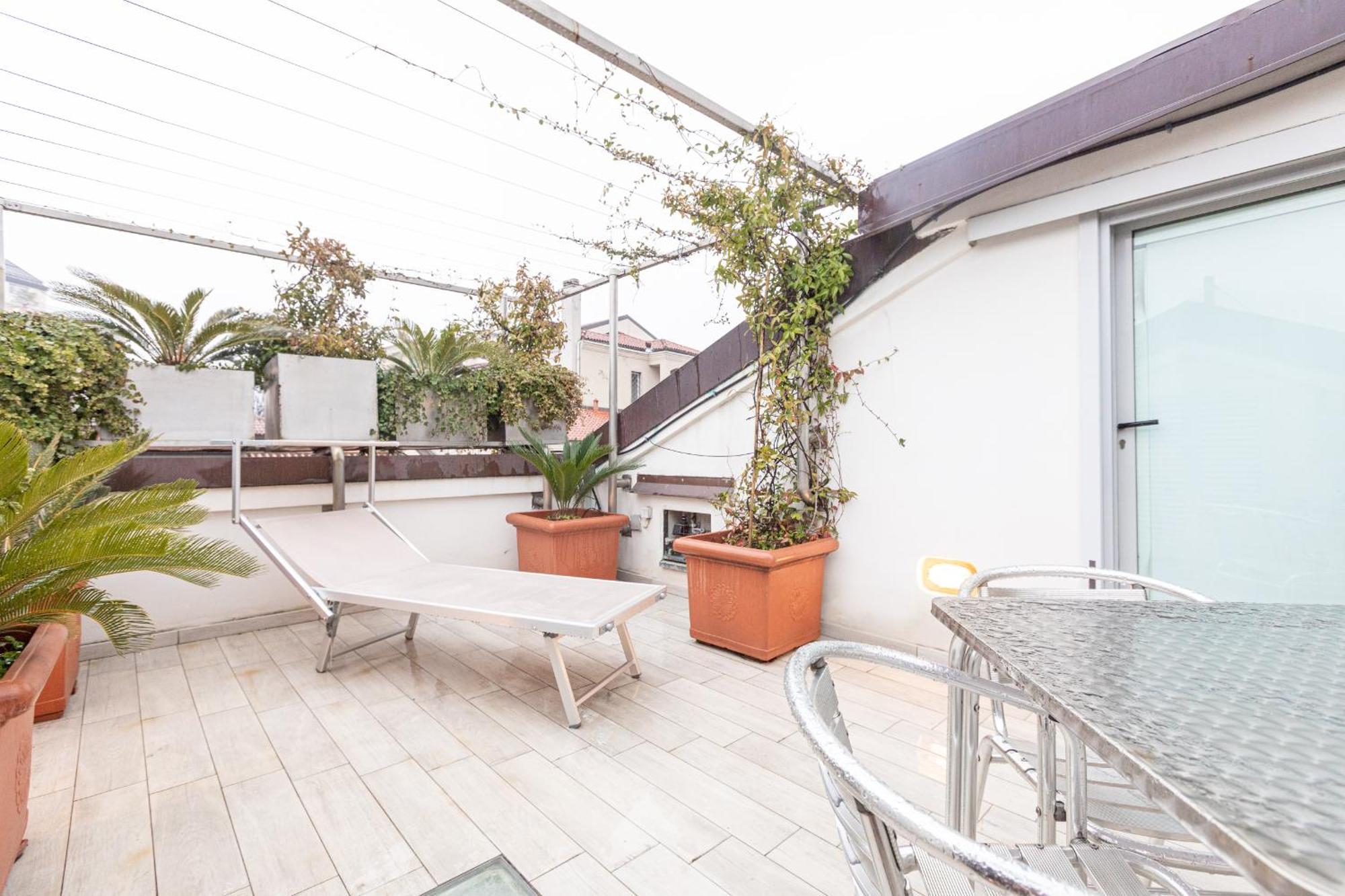 Monte Napoleone Split-Level Terrace Apartment - Top Collection มิลาน ภายนอก รูปภาพ